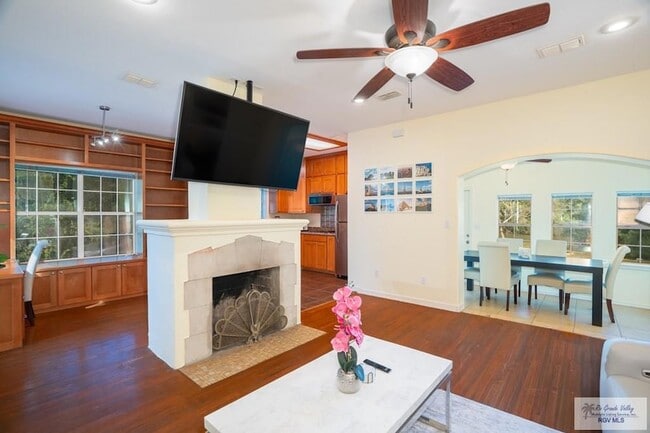 Building Photo - 3495 Boca Chica Blvd