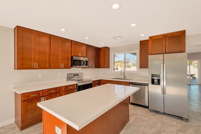 Building Photo - Spacious 6-Bedroom Pool Home Near ASU in Prime Tempe Location