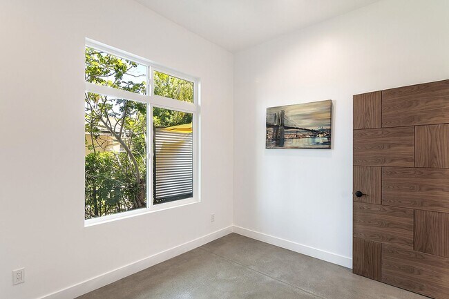 Building Photo - Lafayette Duplex