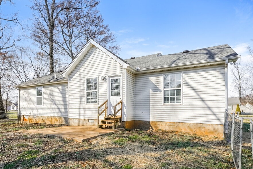 Building Photo - 2718 Lincoya Dr