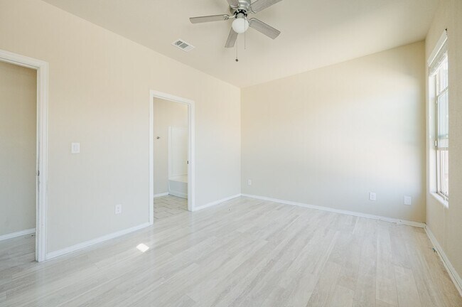 Building Photo - 6919 Kate Reed Dr