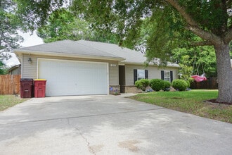 Building Photo - 212 Ladue Ave