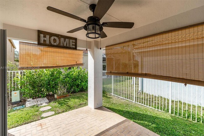 Building Photo - 1046 Golden Cane Dr