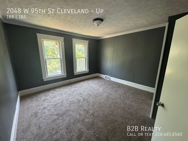 Building Photo - 2048 W 95th St