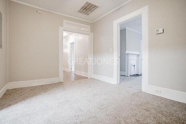 Building Photo - 4310 3rd Ave