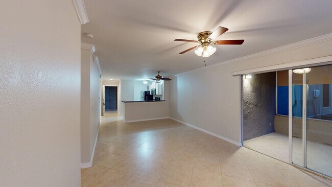 Building Photo - 2Bd/ 2Ba Condo in Premier Delray Beach Location **Optional Private Storage Garage**
