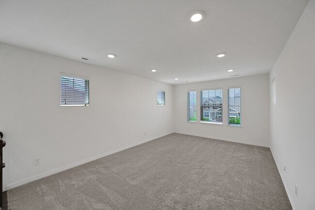 Building Photo - Modern 5BR House in Parker