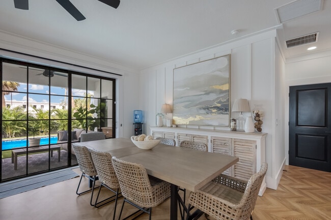 Dining area next to living - 3224 S East Ave