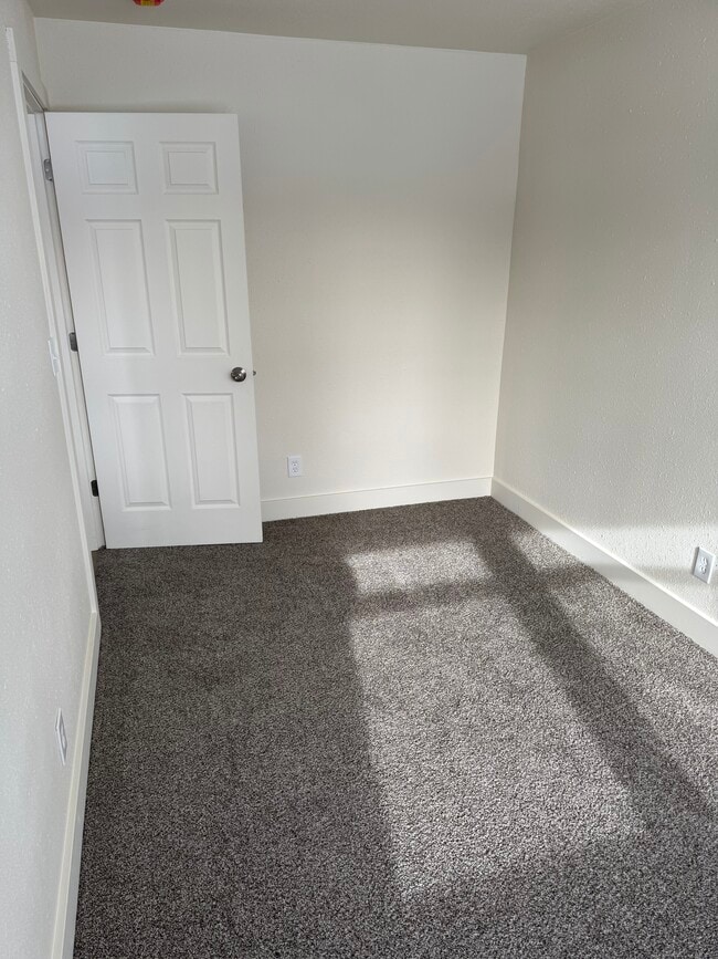 Building Photo - 4106 Victory Ave