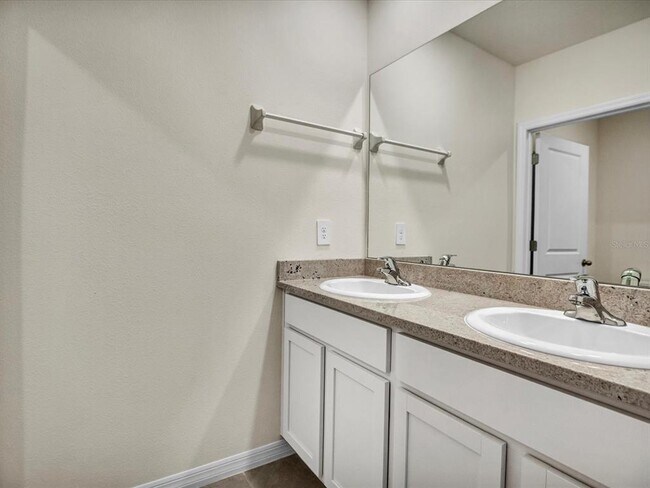 Building Photo - 12537 Night View Dr