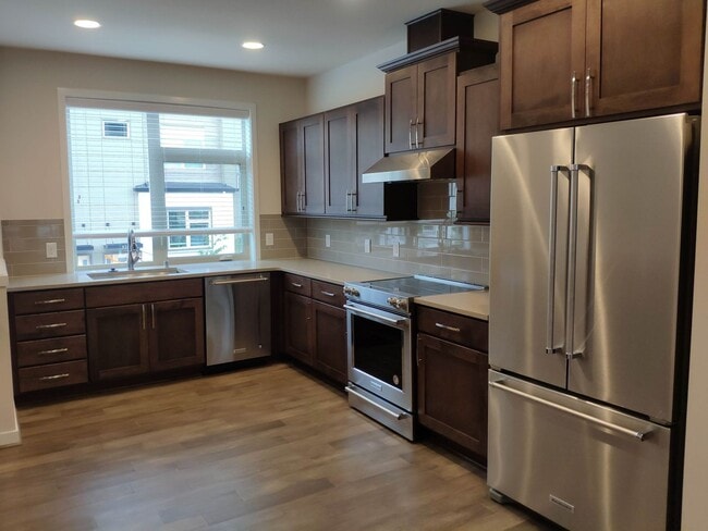 Building Photo - 3 bd 3 bath townhome Issaquah highlands