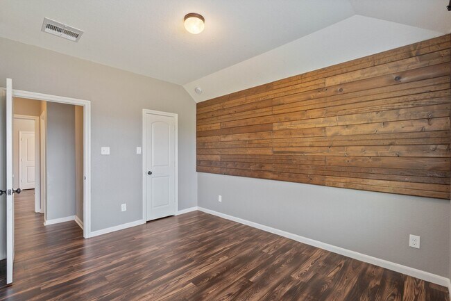 Building Photo - 3544 Woods Estates Dr