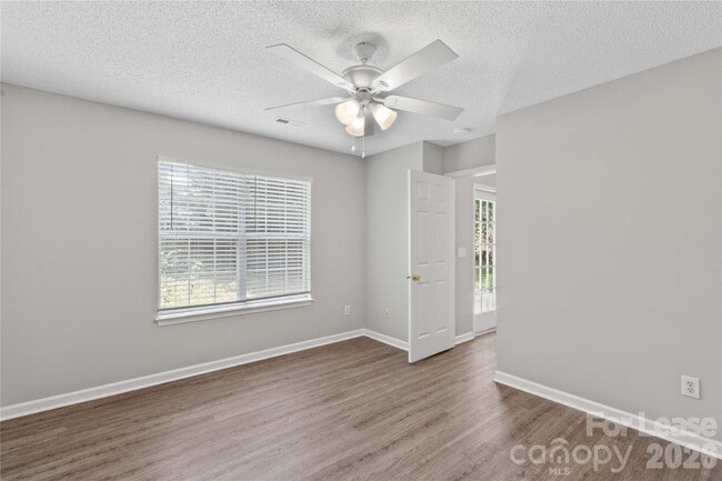 Building Photo - 123 Meadow Lilly Ct