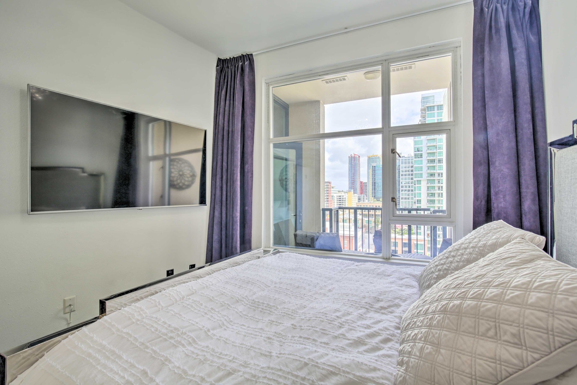 Building Photo - 530 K St