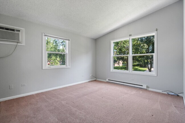 Building Photo - 627 Chardonnay Ln