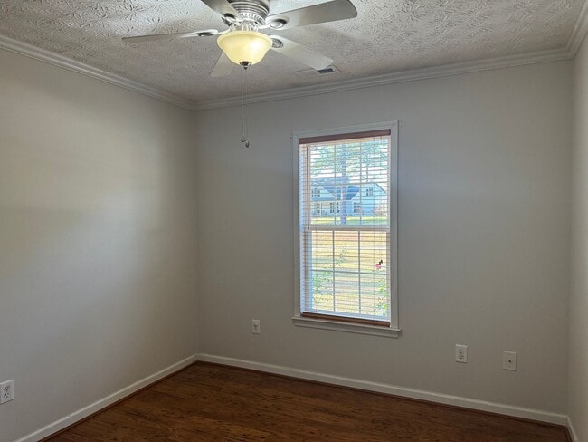 Building Photo - Beautiful home in Tucker Creek