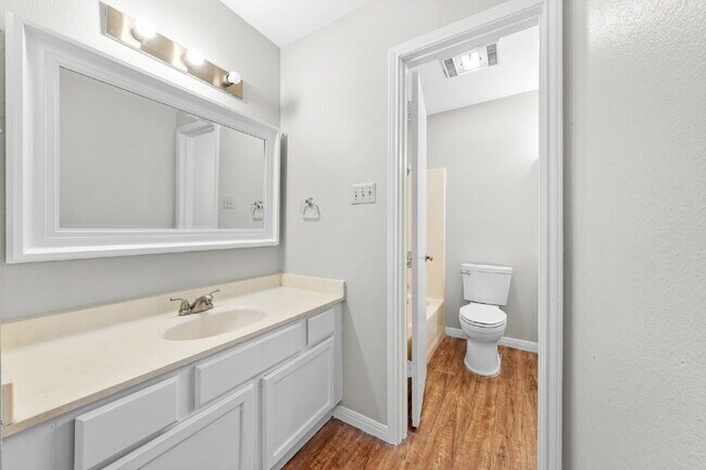 Building Photo - 108 Hughson Ct