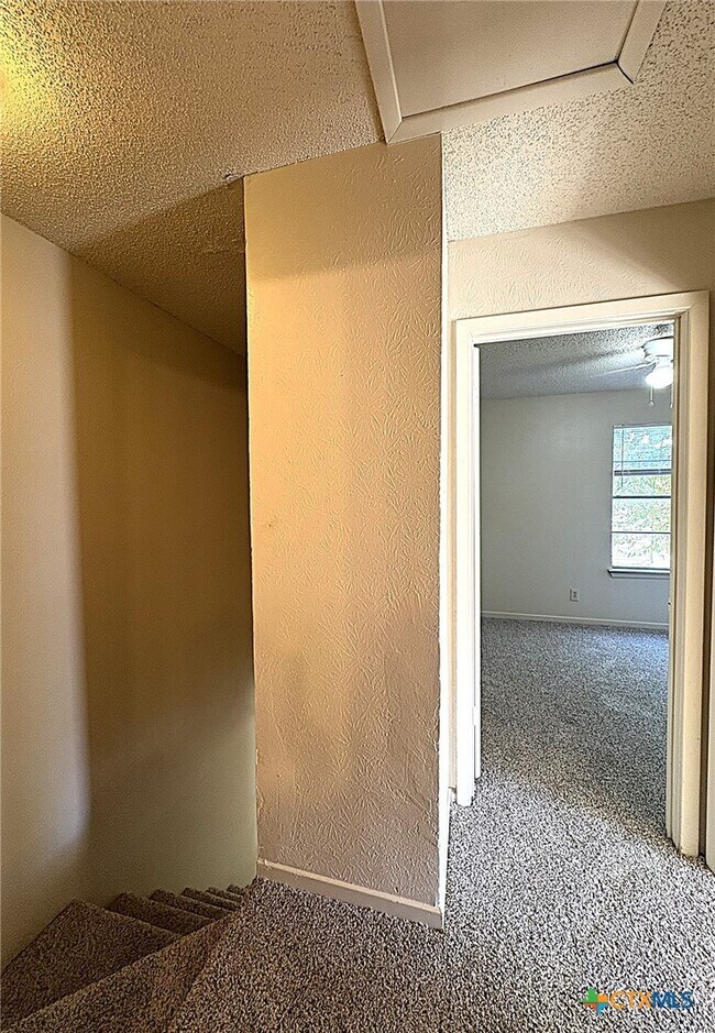 Building Photo - 1202 Covey Ln