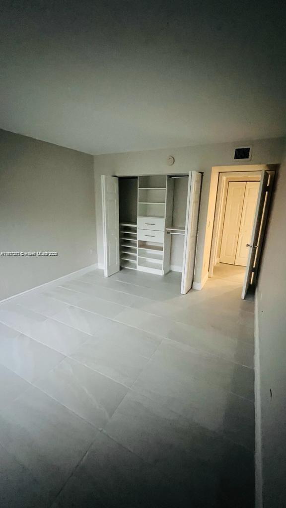 Building Photo - 731 N Pine Island Rd