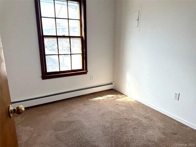 Building Photo - 102 Ward St