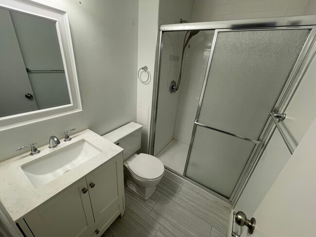 Building Photo - 15039 Cherrywood Dr