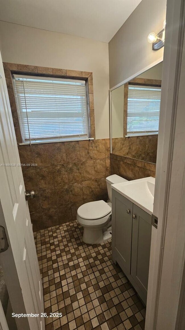 Building Photo - 2640 Garfield St