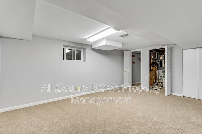 Building Photo - 7412 Marc Dr