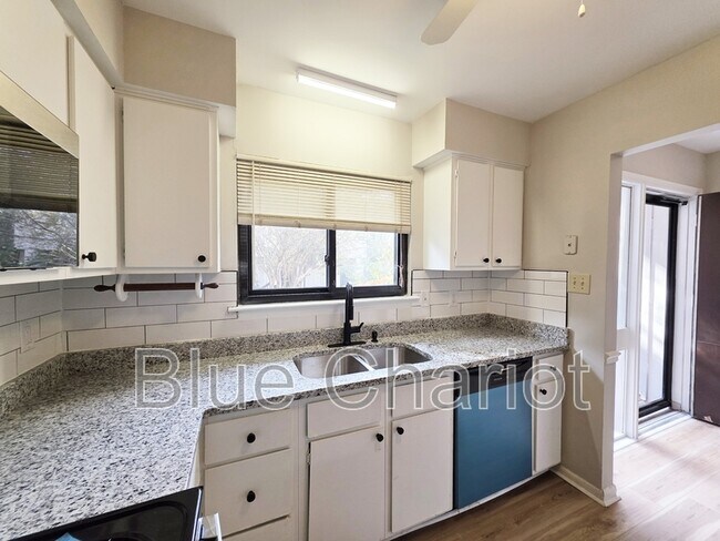 Building Photo - 3775 Guess Rd