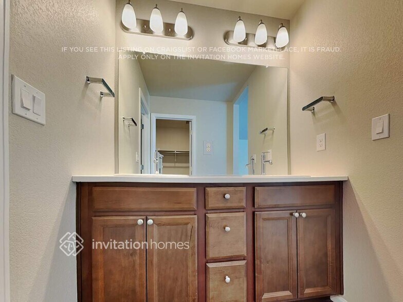 Building Photo - 6270 Bobolink Trl