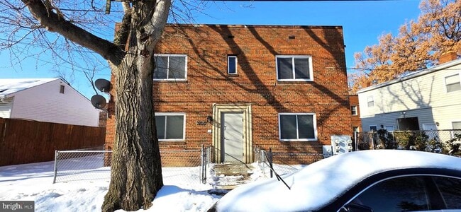 Building Photo - 3207 11th Pl SE