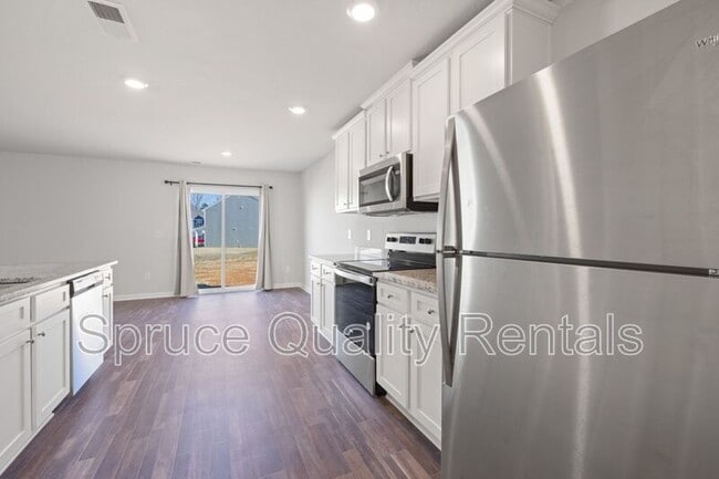 Building Photo - 2102 Briar Run Dr