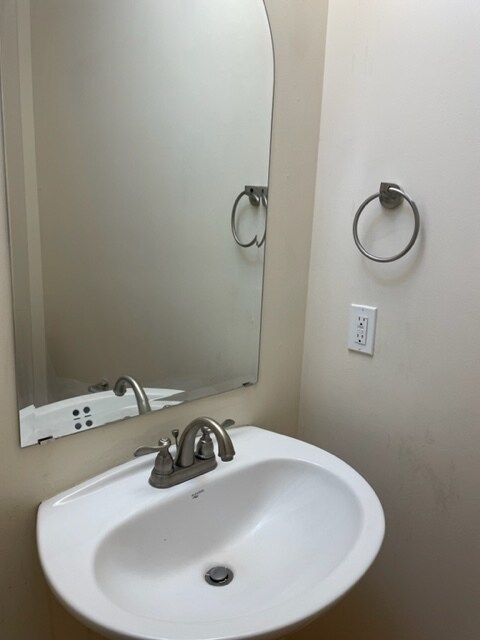 Building Photo - 411 Clare Ln