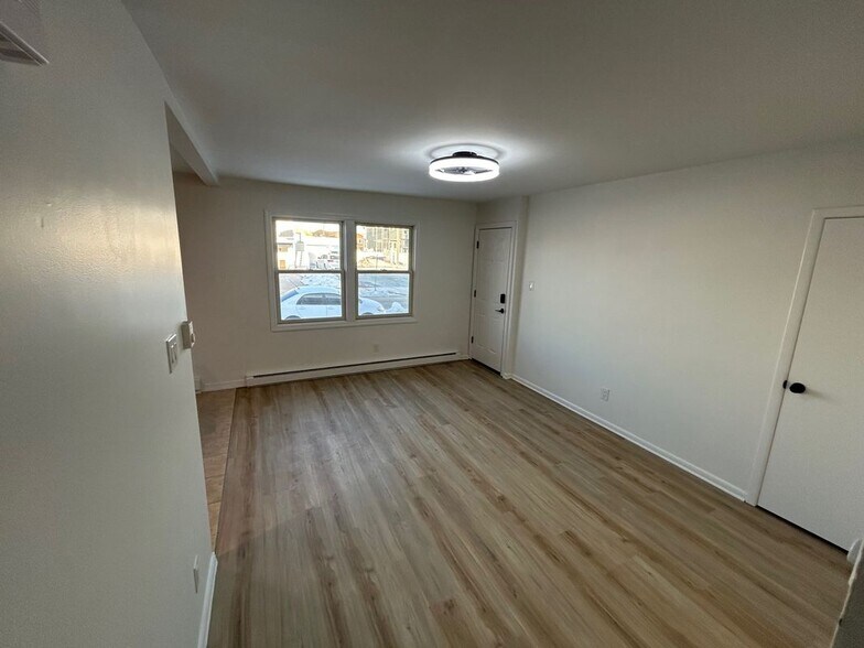 Building Photo - 3200 W Brigantine Ave