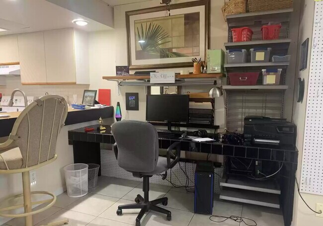 Full working station - 3122 Sir Hamilton Cir