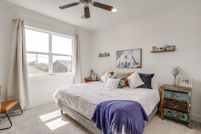 Building Photo - Newly Constructed Townhome Just Steps Off ...