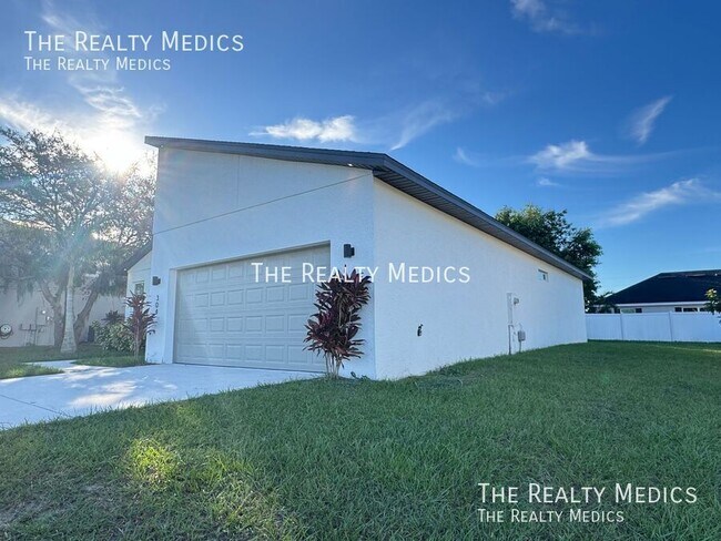 Building Photo - 304 Big Sioux Ln