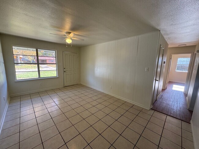 Building Photo - North-Shreveport Home Move-In Ready