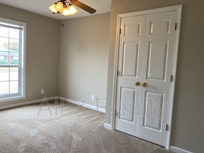Building Photo - 349 Hambleton Ct