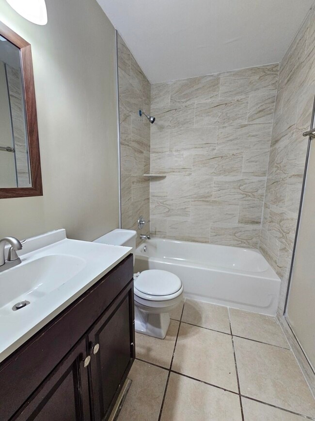 Building Photo - 4786 Orleans Ct