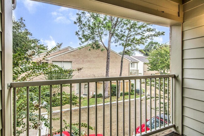 Building Photo - 2066 Augusta Dr