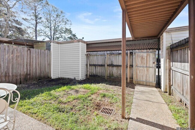 Building Photo - 9817 Siegen Ln