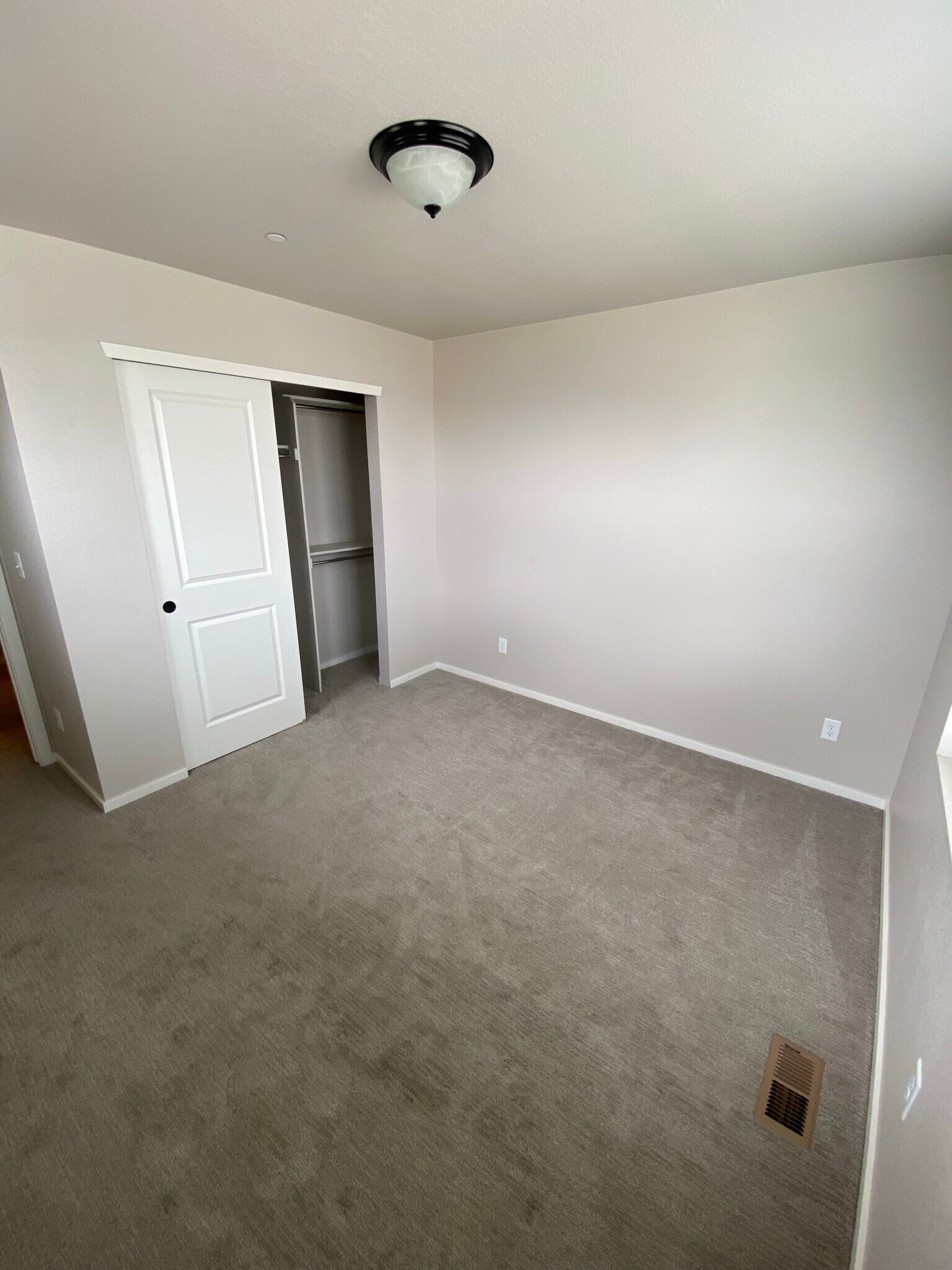 Building Photo - 2614 Avenger Pl #5