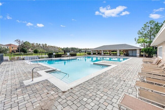 Building Photo - Beautiful 3/2.5 Townhome in gated communit...