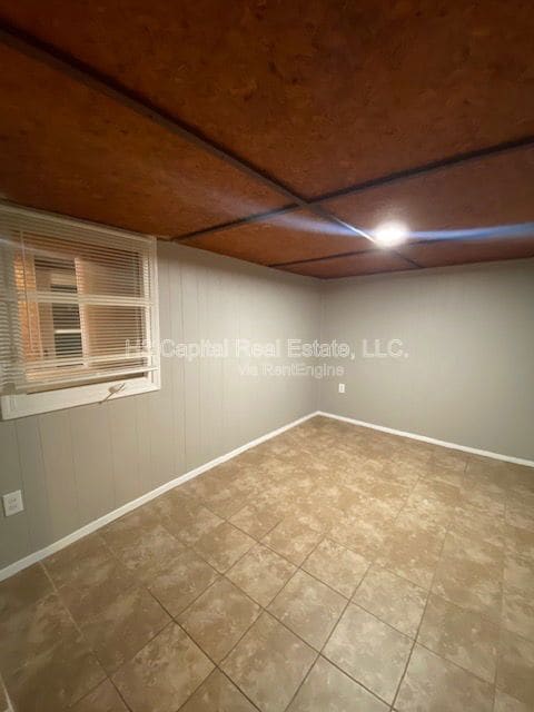 Building Photo - 117 N Shamrock St