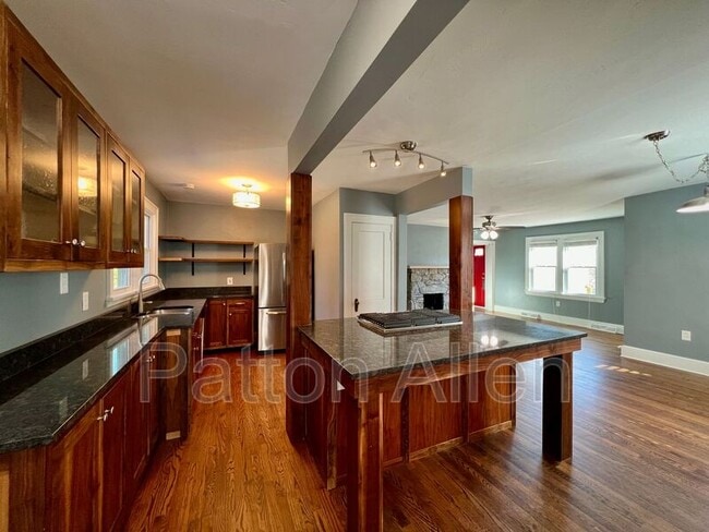 Building Photo - 20 Bell Rd