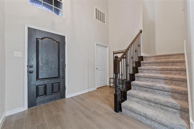 Building Photo - 10520 Canyon Lake View