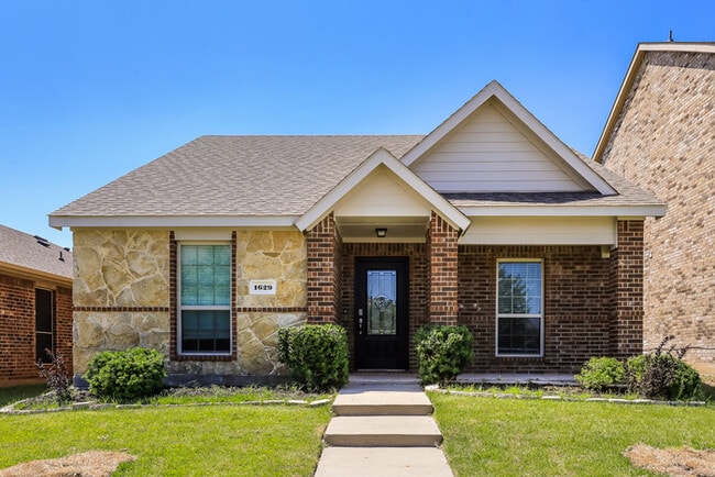 Primary Photo - 1629 Applegate Way