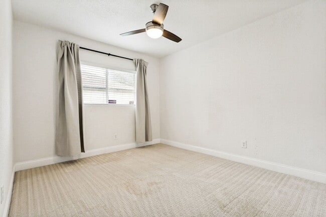 Building Photo - BEAUTIFUL SINGLE STORY HOME IN RETAMA SPRINGS