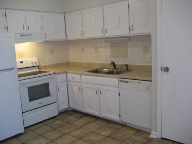 Building Photo - 1424 Carol Ct