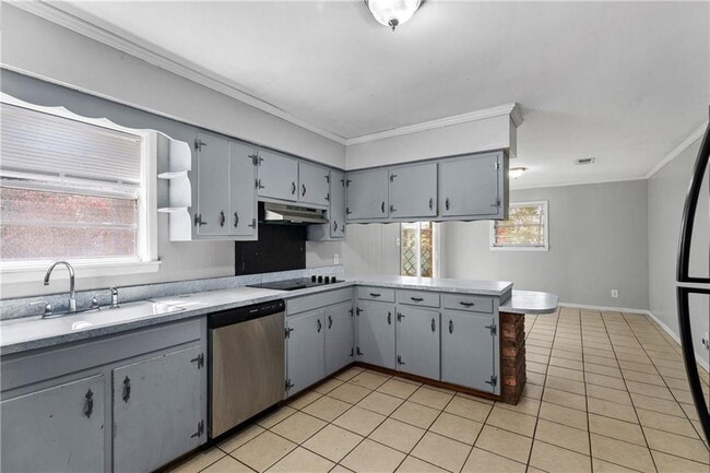 Building Photo - 207 Cache Cir